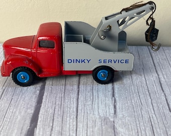 Dinky # 430 Commer Wrecker (Dinky Service) (tow truck)) made in England by Meccano