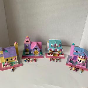 Choice of  Polly Pocket Bluebird 1993 Working Lights with Figurines