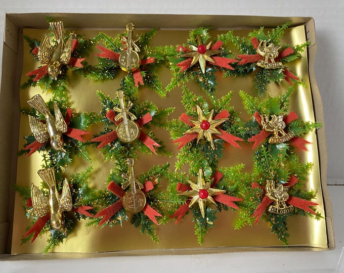 Set of 12 Vintage Plastic Christmas floral chenille stems New in Box