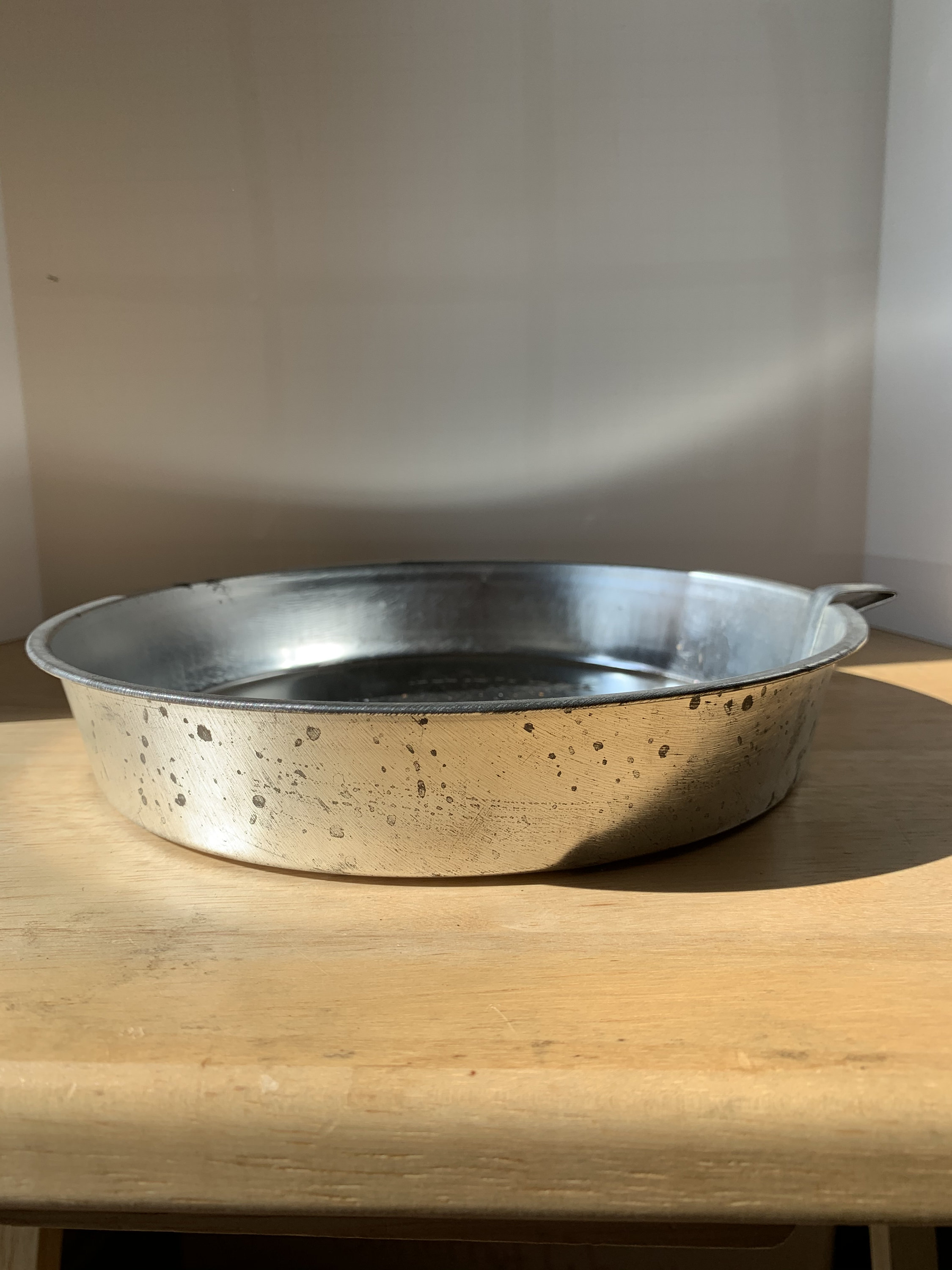 Vintage tin 8 3/8 Bake King slider cake pan