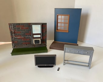 Modern Dollhouse  Plastic room walls with platform floor, Flatscreen TV with remote and Console Sofa Table 1:12 scale