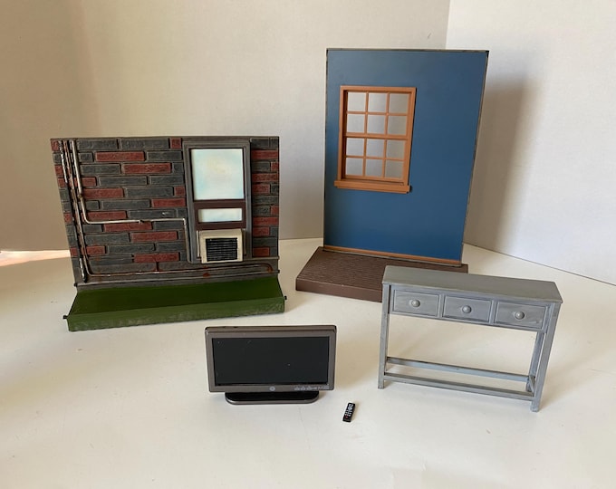 Modern Dollhouse  Plastic room walls with platform floor, Flatscreen TV with remote and Console Sofa Table 1:12 scale