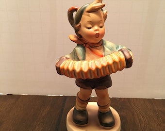 vintage 5 3/8" Hummel "Accordion Boy" #185 TMK 2