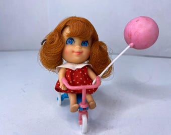 11 Piece Liddle Kiddle Storykins, Mr & Mrs Littles Family dolls and furniture from 1980