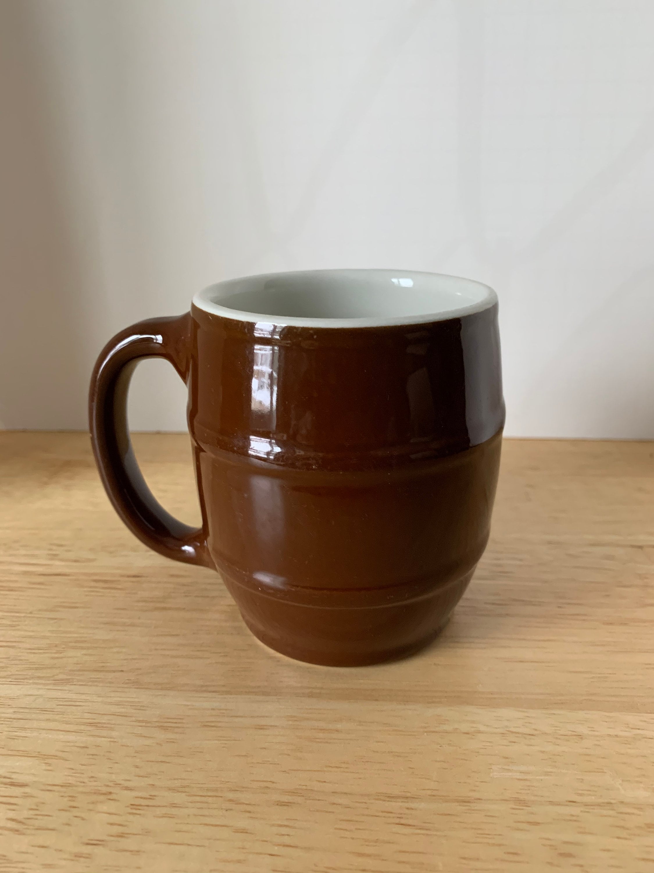 Vintage brown Hall barrel style coffee mug 536