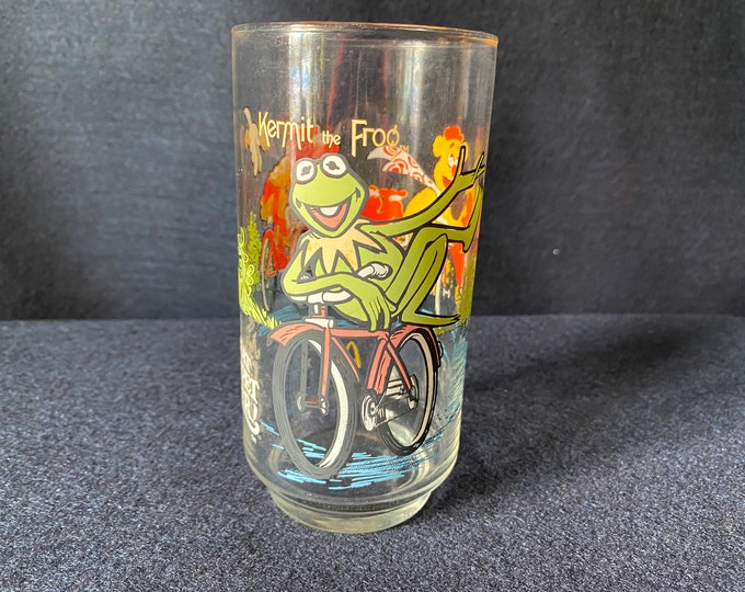 Vintage 1981 McDonalds  "Great Muppet Caper!" drinking Glass with Kermit, Fozzy Bear, Animal