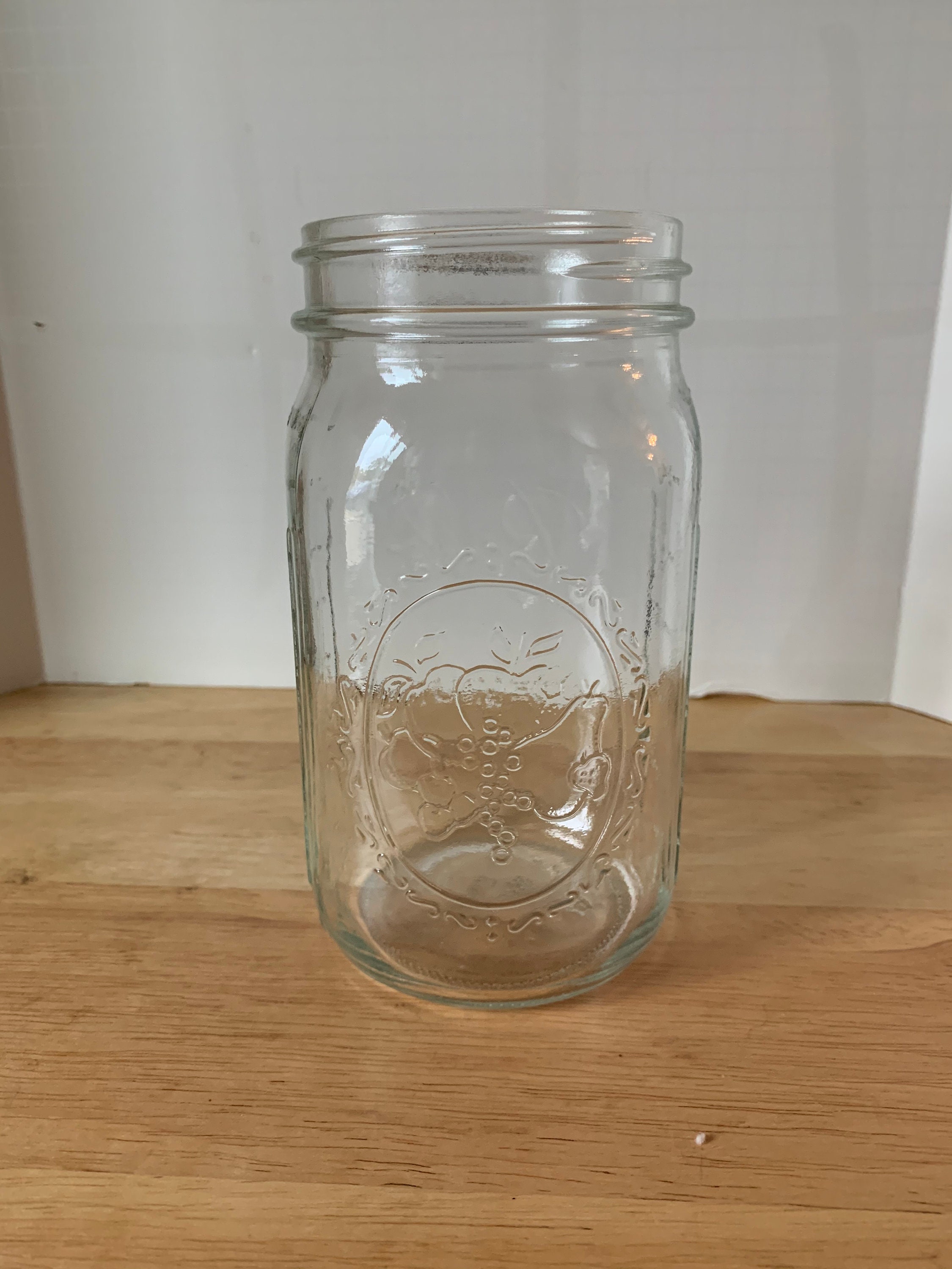 Vintage Ball Wide Mouth Clear 3 Cup 24 Ounce Mason Jar With Grape Vine  Design and Measure Side Panel With Lid 