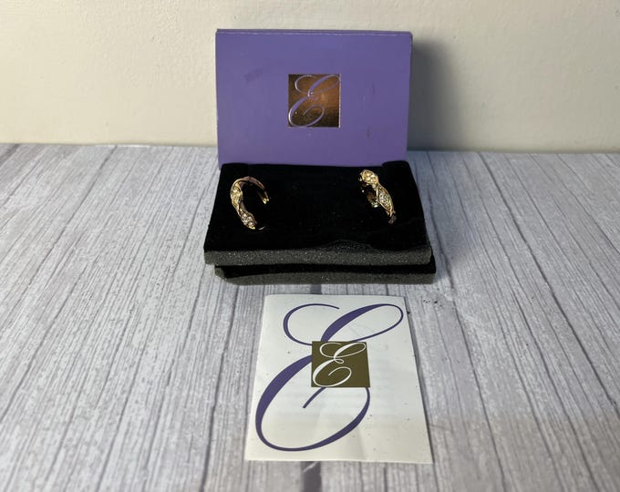 Avon Elizabeth Taylor Sparkle Kiss hoop earrings with extra backs and in original box