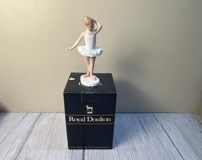 Royal Doulton 1992 "Little Ballerina" HN 3395 ceramic porcelain figurine in original box