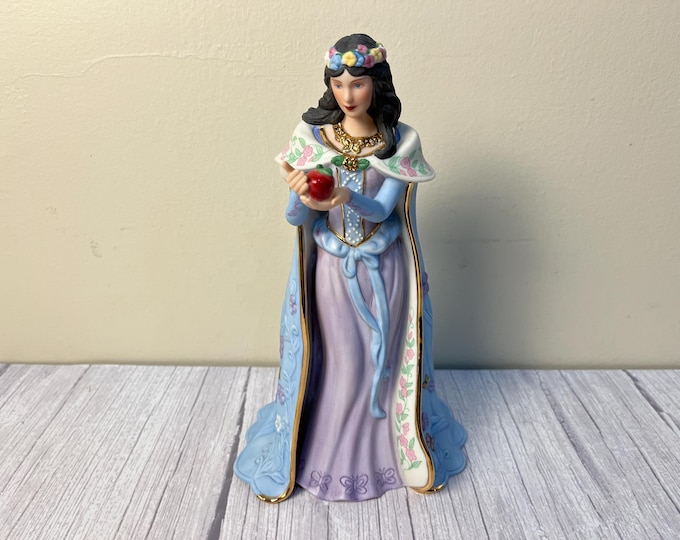 Gorgeous Lenox Snow White figurine