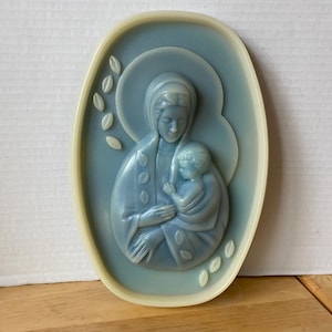 MCM Madonna and Baby Jesus Plastic Wall Plaque in Blue & Cream Colors