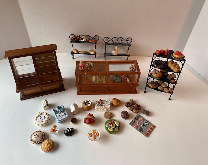 Vintage 28 Piece Set Pastry Shop Bakery/Pastry shop Furniture and accessories 1:12 scale