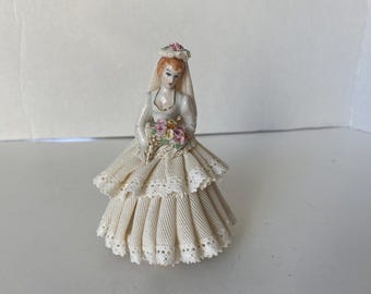 Jaw Dropping Stunning!  MULLER VOLKSTEDT Irish Dresden "The Bride" Dipped Lace Porcelain Bride with gold accents