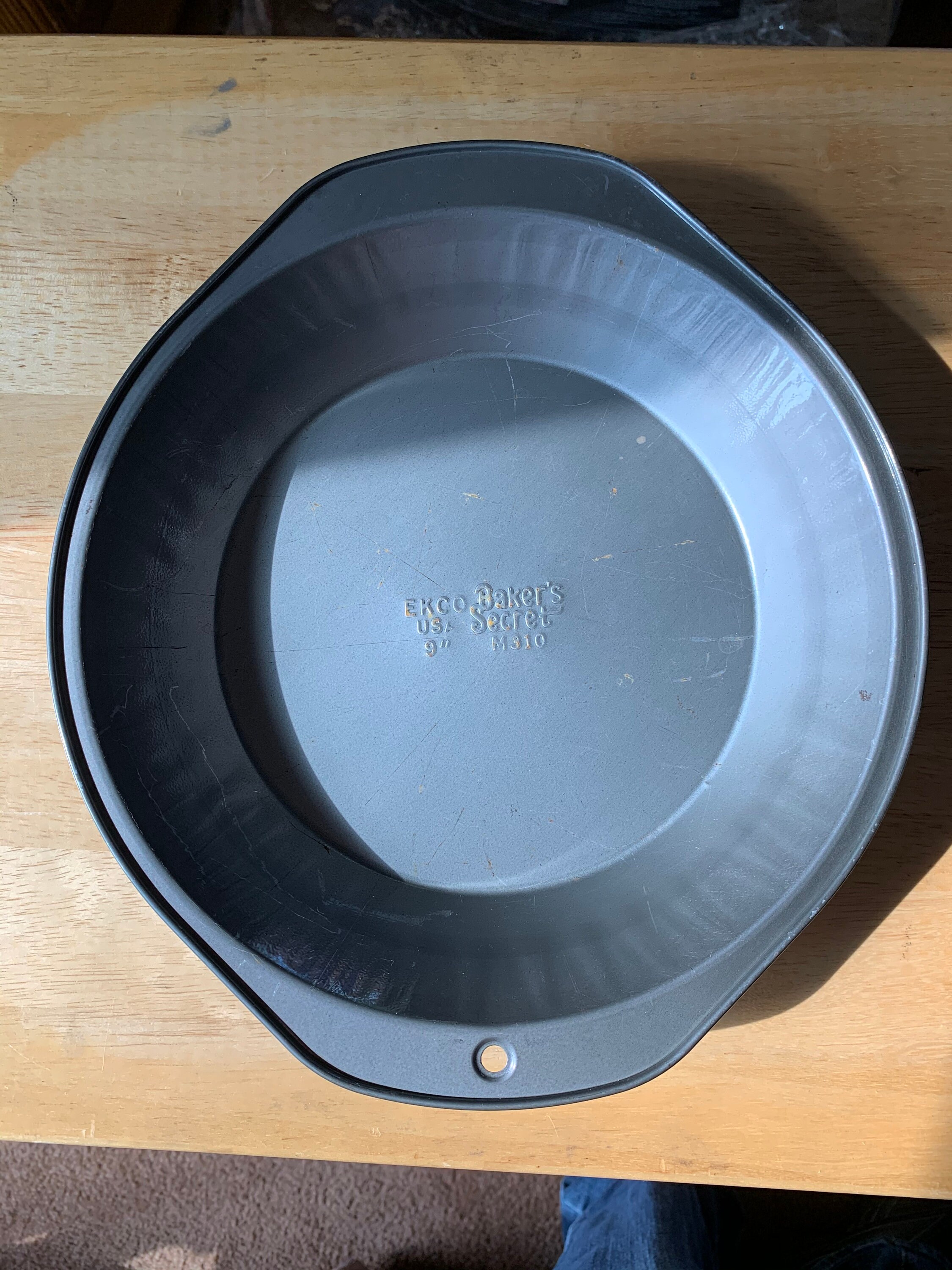 Vintage tin 9 Ekco Bakers secret M 310 pie tin