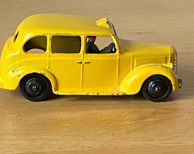 Dinky Austin Taxi No. 40h Meccano Ltd Made in England Taxi with Driver