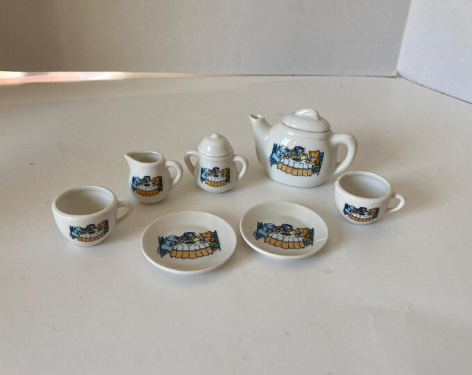 7 Piece 1987 Shackman Lovely 3 Cat Tea Party Mini Porcelain tea set - Teapot, Sugar, Creamer, 2 cups, 2 Saucers