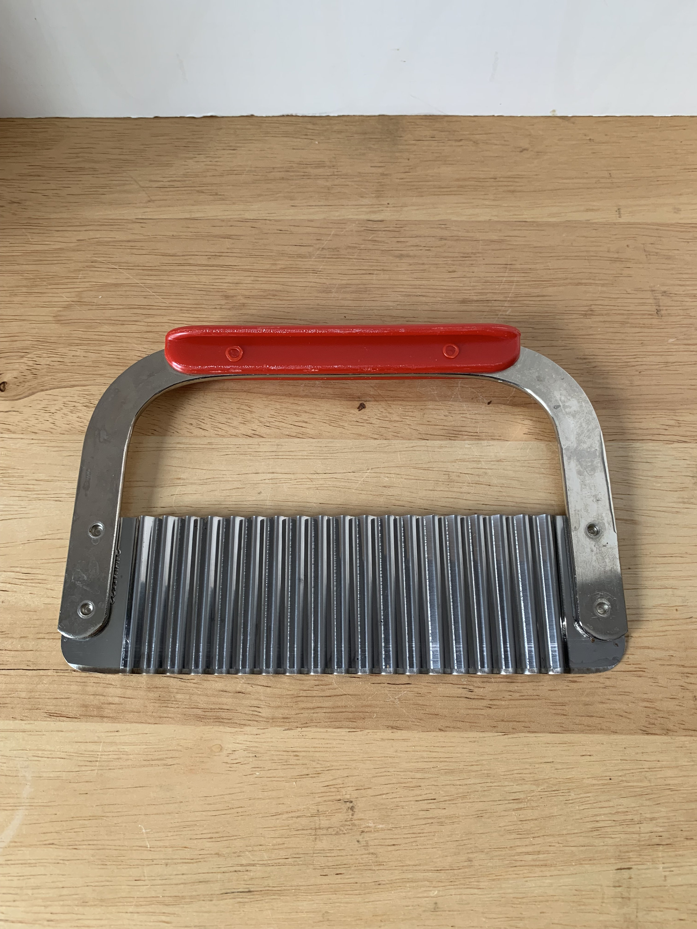 Vintage Huot vegetable crinkle cutter