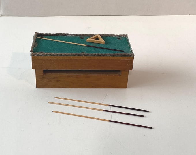 1:12 scale Vintage Pool table with green felt top, 4 pool cues and rack