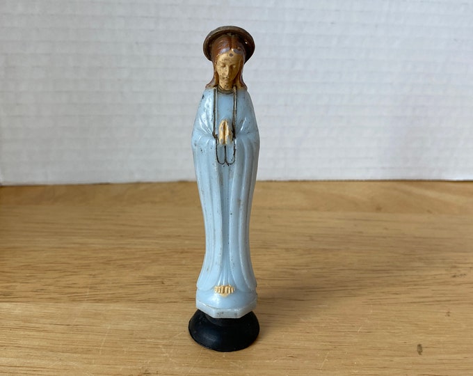 Vintage Dashboard saint pocket statue tan plastic figurine of  Madonna, Blessed Mother