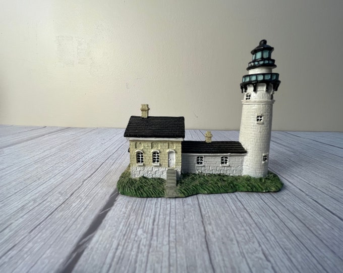 Vintage Scaasis Originals Inc "South Manitou" Lighthouse figurine