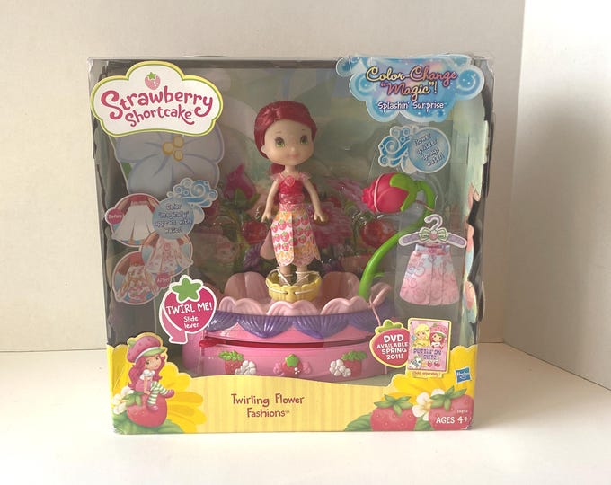 Strawberry Shortcake Color Change Magic NIB Playset 2010