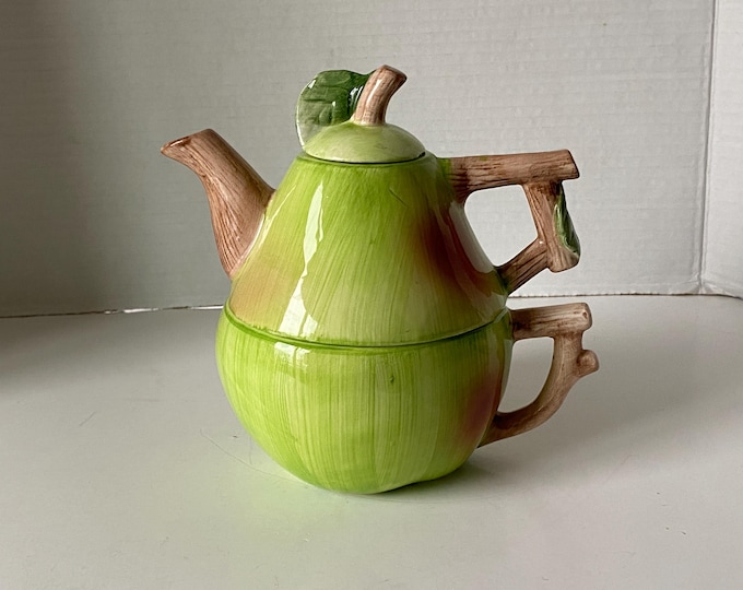3 Piece Ceramic Green Pear Teapot, cup and lid set made by Peggy Jo Ackley