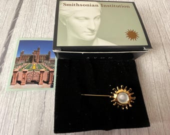 Avon Smithsonian Institution "Sunburst stick pin in original box