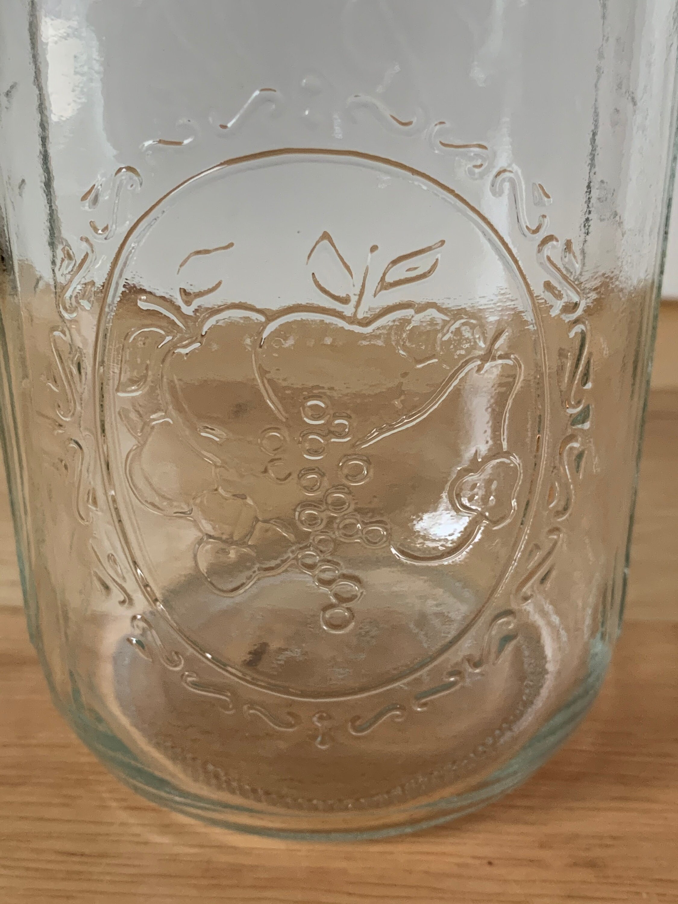 Vintage Ball Wide Mouth Clear 3 Cup 24 Ounce Mason Jar With Grape Vine  Design and Measure Side Panel With Lid 