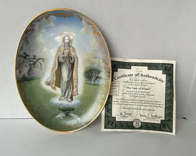 1994 Our Lady of Fatima Porcelain Ceramic Plate with Special Novena Prayer on Back by Hector Garrido from the Bradford Exchange