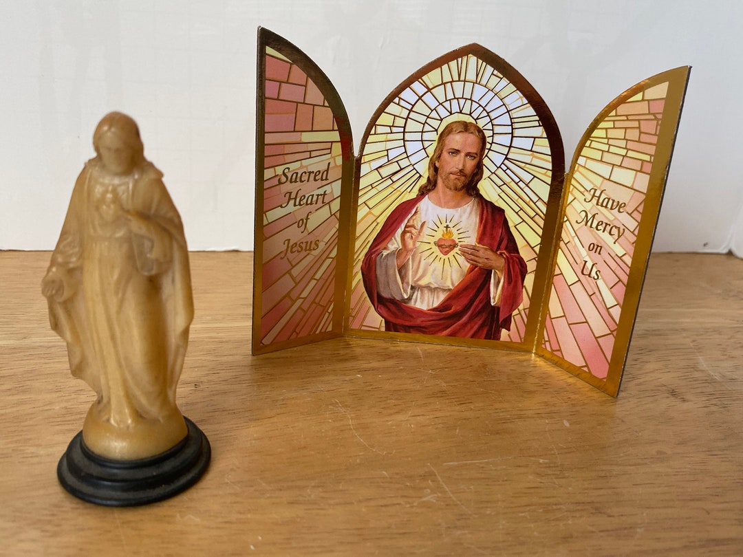 Dashboard Jesus Statue With on Bottom and Trifold Prayer Card