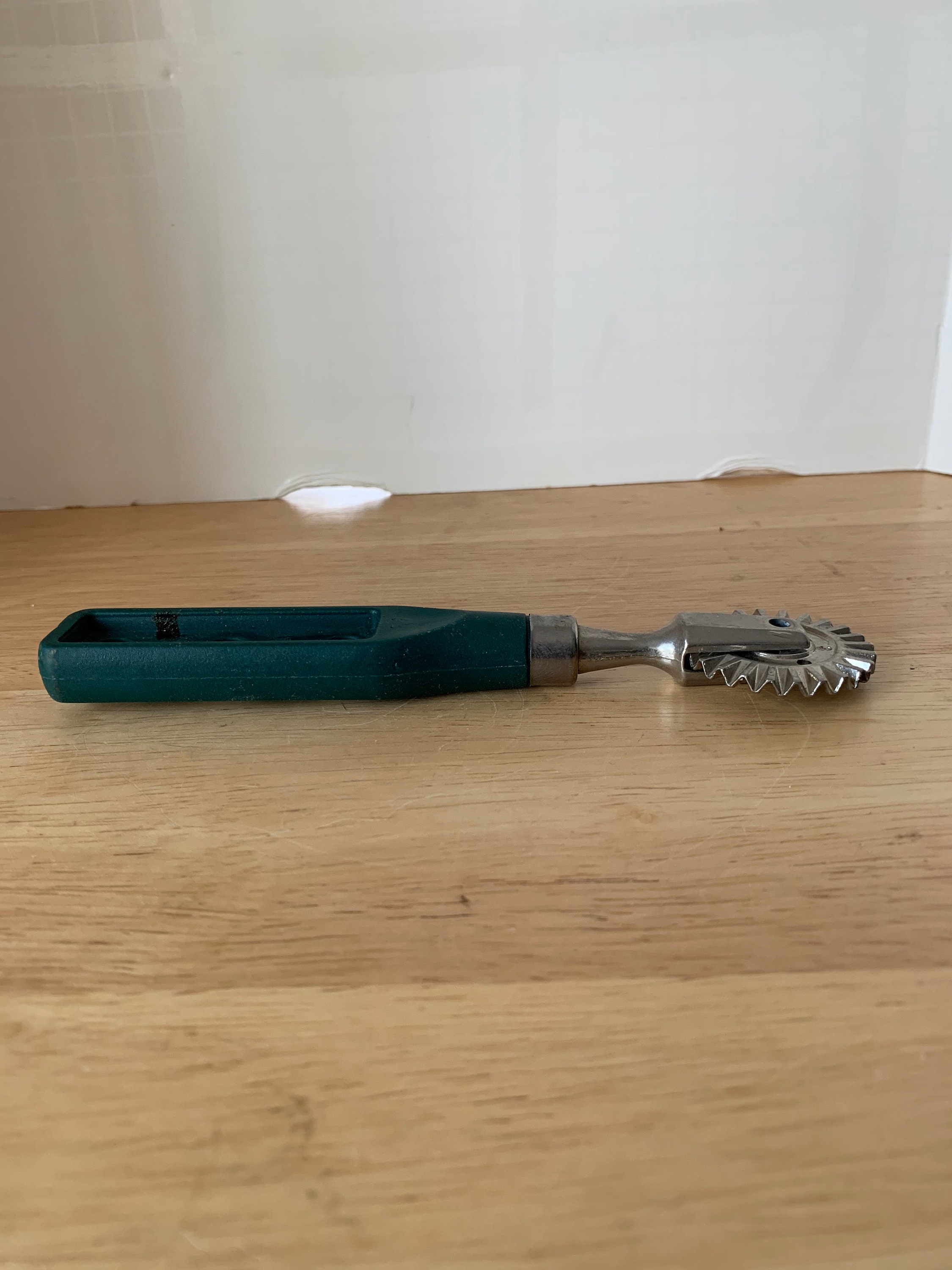 vintage plastic handle ravioli cutter made in Italy