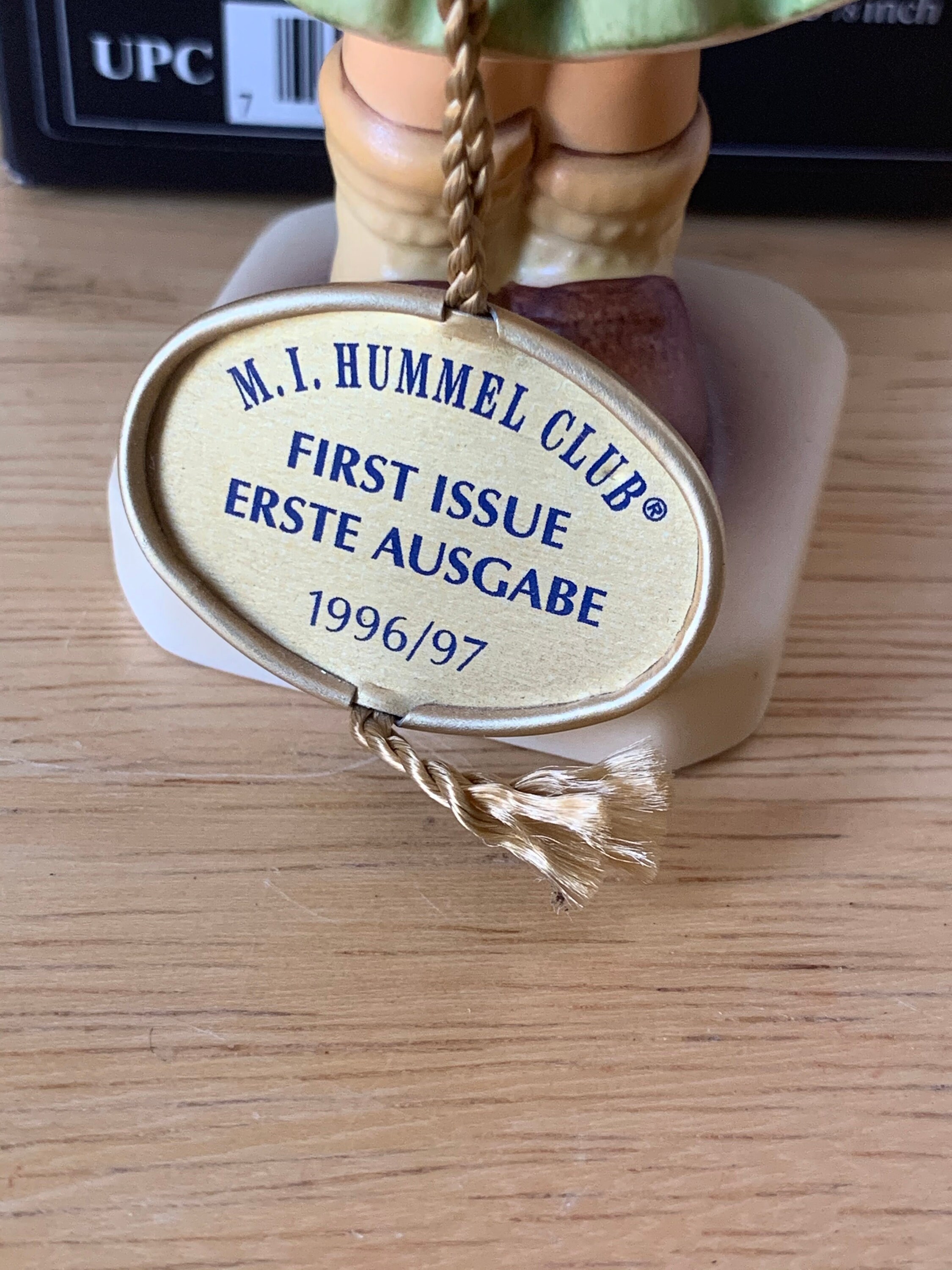 Vintage 4 Hummel Forever Yours 793 TMK 7 in original box