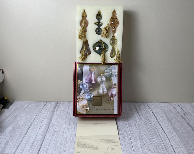 Lenox "For the Holiday" assorted colors set of 6 World ornaments in original box W/COA