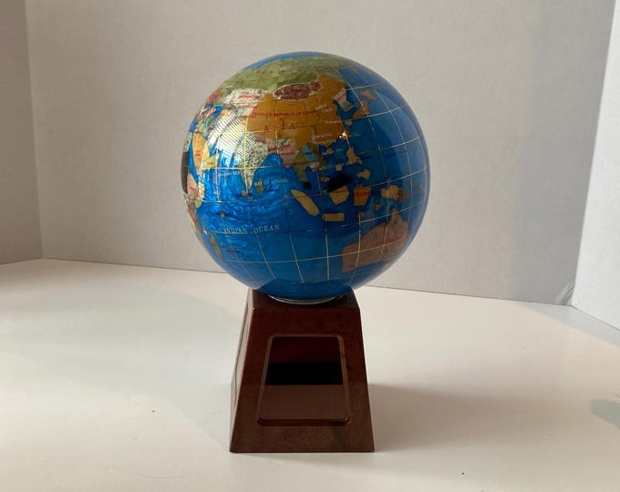 Vintage Solar Light Rotating Tabletop 5 1/2" Diameter Gemstone Globe with Faux Wood Plastic Base - no batteries required!