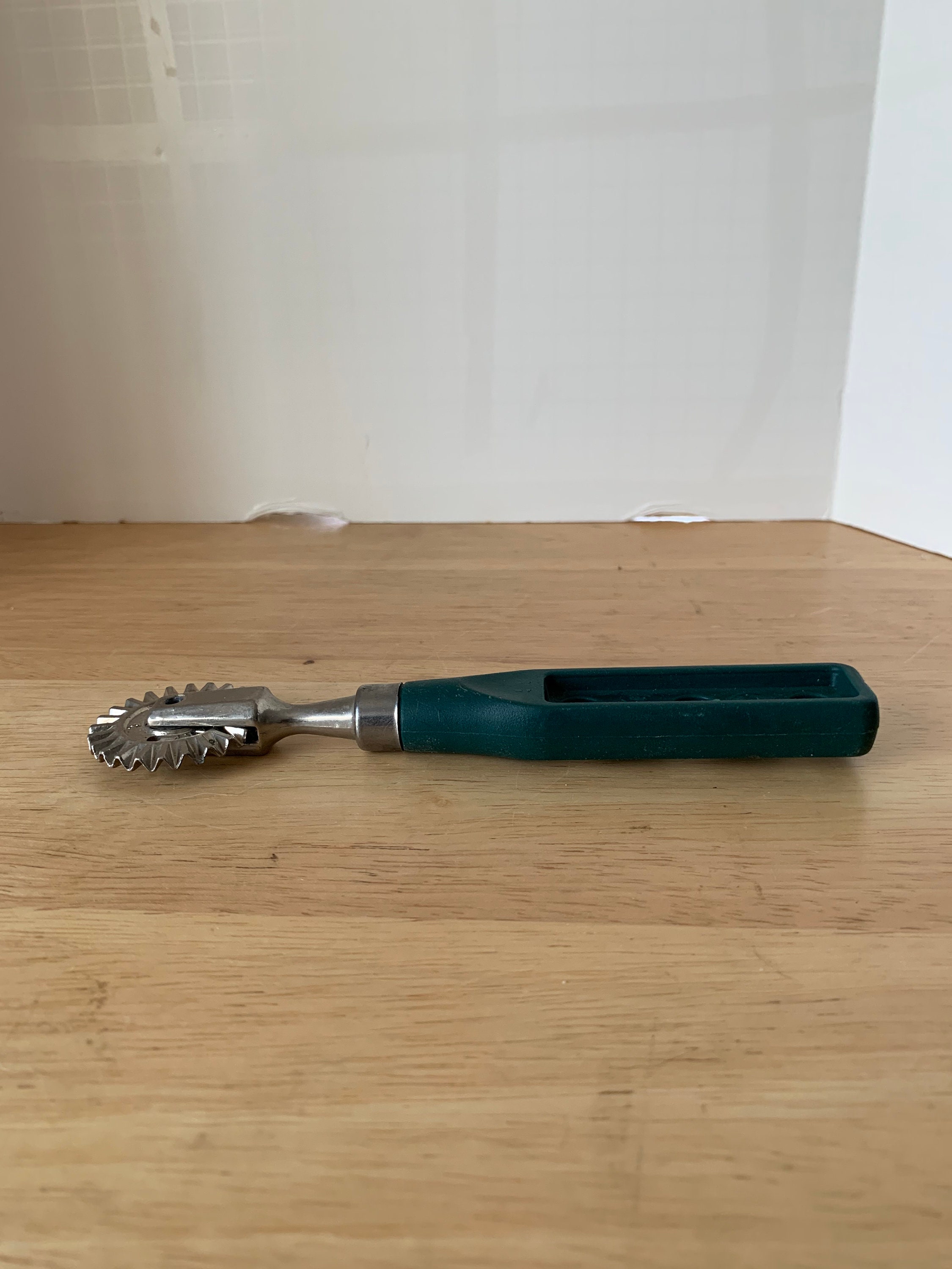 vintage plastic handle ravioli cutter made in Italy