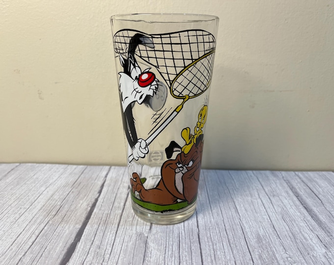 Vintage 1976 Slyvester Tweety and dog Pepsi Warner Brothers Drinking Glass