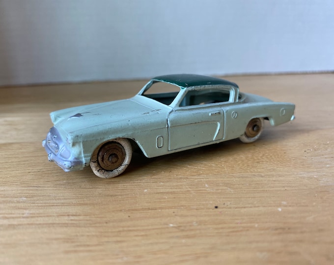 Dinky Toys Studebaker Commander 24Y