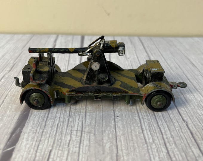 Dinky 161 B Mobil anti-aircraft gun by Meccano Ltd Made in England