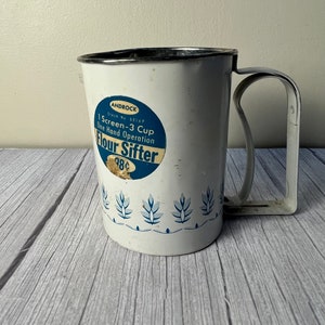 Vintage Androck painted flour sifter