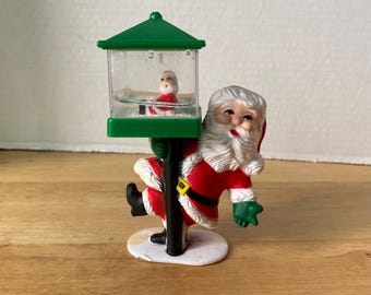 Lamp Post Christmas Santa Snow Globe 1998