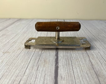 Vintage 1930's Bonny Jar opener