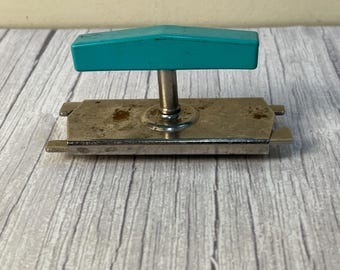 vintage Edlund hand turn jar opener
