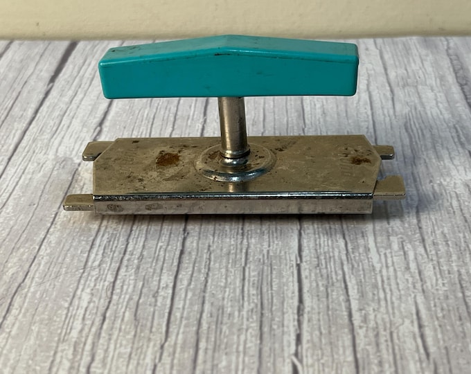 vintage Edlund hand turn jar opener