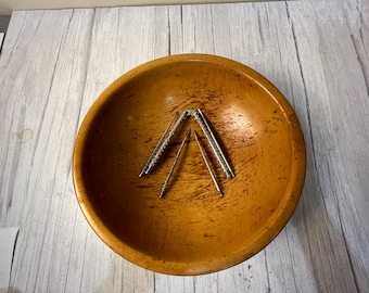 Vintage Parrish 6-piece 3-legged nut bowl
