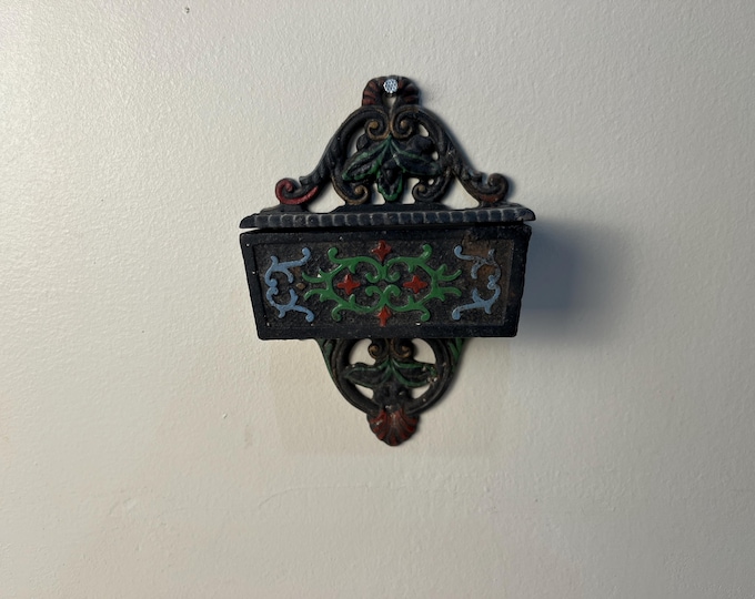 Wilton Wall mounted match box holder