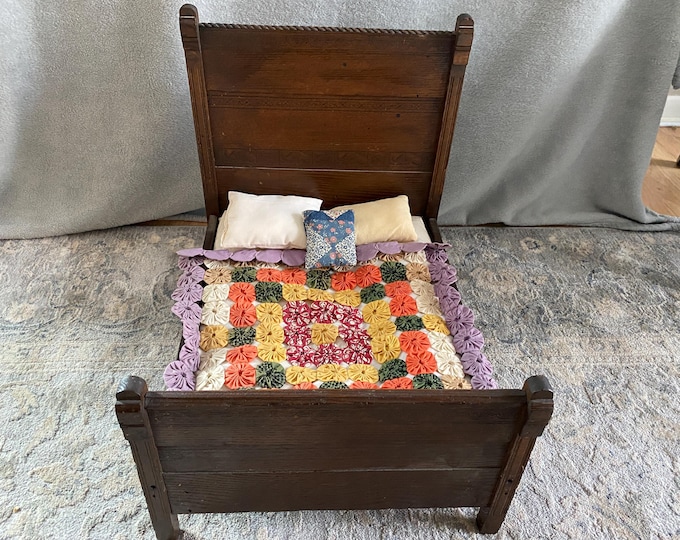 Vintage Wooden Doll Bed for 17" Dolls with Mattress, Pillows andAdorable Old Fashioned Handmade "Yo-yo"  Rosette Quilt