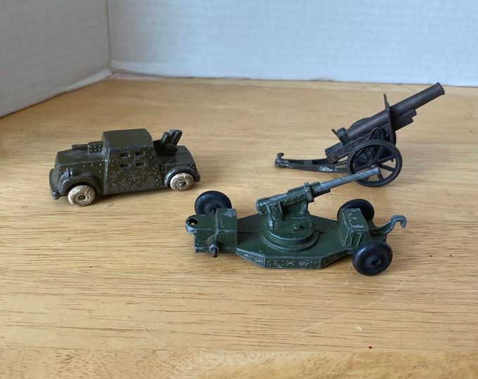 Set of 3 Tootsie Toy and unidentifed vintage army vehicles