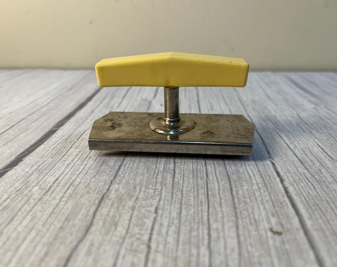 vintage Edlund hand turn jar opener