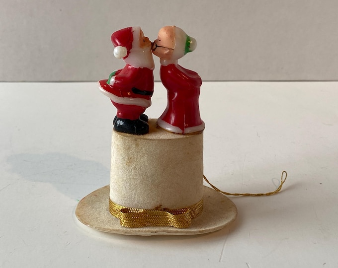 Vintage Kissing Mr. and Mrs Santa Claus on Felt Top Hat  ornament