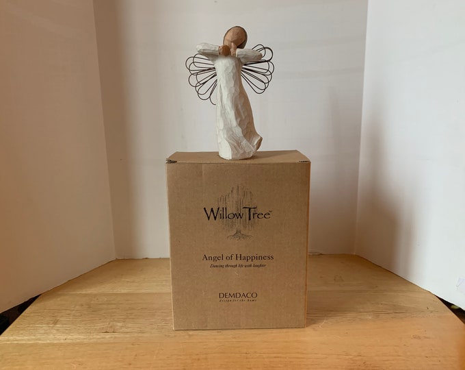 Vintage Willow Tree "Angel of happiness" figurine (large 5 1/8") in original box